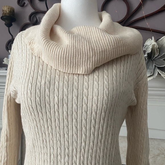 Pria Cotton Cable Knit Turtle Neck Sweater, Size Medium - Picture 3 of 12